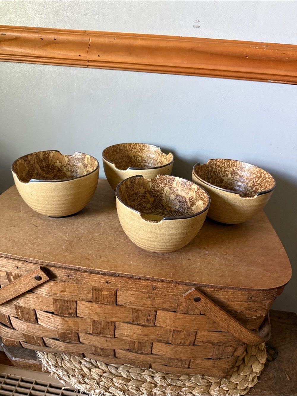 Gorgeous Set of 4 Vintage Artisan Ceramic Ramen / Noodle Bowls